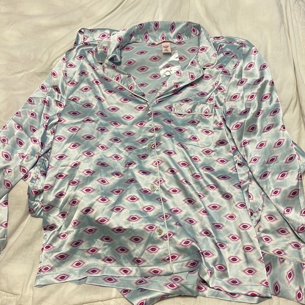 NWOT - Victoria Secret Satin PJ set